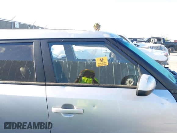 2014 Kia Soul with VIN KNDJN2A23E7723499, listed as a IAAI auction lot 40125847 with 1 mi miles. Bid and sale history available at carsss.com. Image 8.