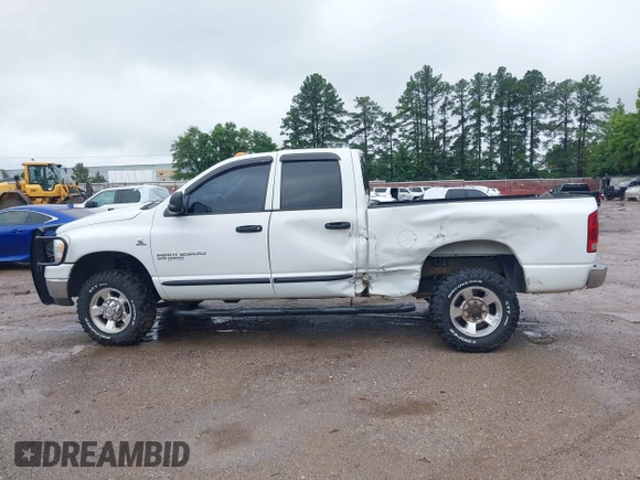 2006 Dodge 2500 SLT z VIN 3D7KS28C36G230672, wystawiony jako IAAI lot #42396365 z przebiegiem 190 519 mil mil oraz . Historia ofert i sprzedaży dostępna na DreamBid. Obrazek 15.