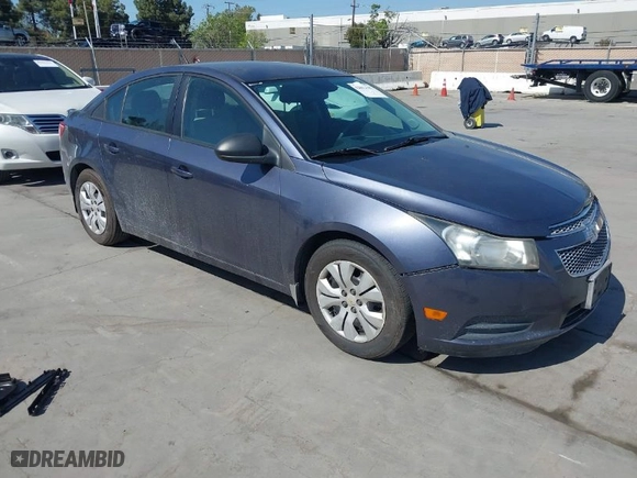 2013 Chevrolet Cruze LS with VIN 1G1PA5SG8D7298080, listed as a IAAI auction lot 42004205 with 127,834 mi miles. Bid and sale history available at carsss.com. Image 1.