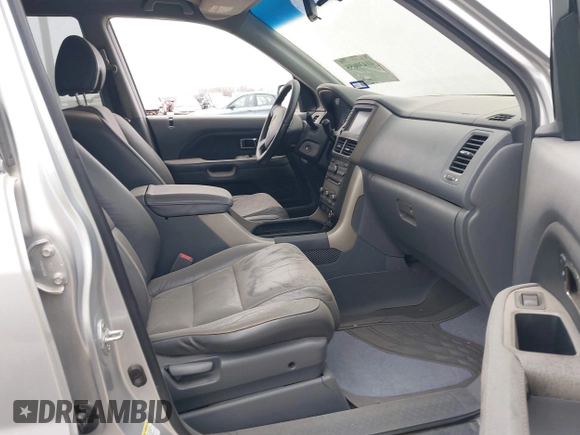 2007 Honda Pilot EX-L with VIN 5FNYF28787B043110, listed as a IAAI auction lot 41430655 with 151,451 mi miles. Bid and sale history available at carsss.com. Image 5.