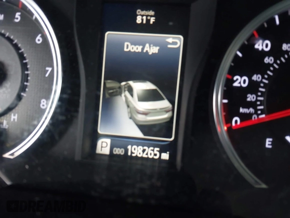 2017 Toyota Camry XLE with VIN 4T1BF1FK7HU789379, listed as a IAAI auction lot 41922886 with 198,265 mi miles. Bid and sale history available at carsss.com. Image 7.