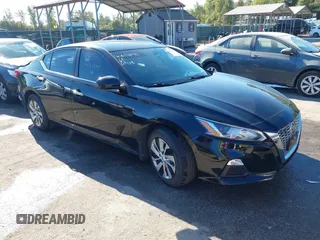 2019 Nissan Altima 2.5 S with VIN 1N4BL4BW6KC189236, listed as a IAAI auction lot 40638145 with 147,457 mi miles. Bid and sale history available at carsss.com. Image 1.
