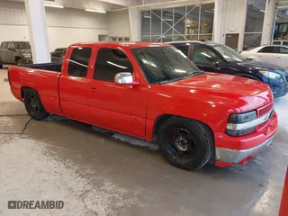 2000 Chevrolet Silverado 1500 LS with VIN 2GCEC19T6Y1406669, listed as a IAAI auction lot 41174150 with 260,880 mi miles. Bid and sale history available at carsss.com. Image 1.