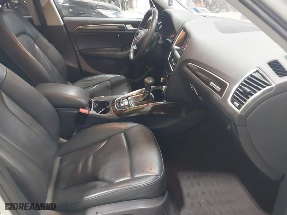 2014 Audi Q5 Premium Plus with VIN WA1LFAFP4EA008393, listed as a IAAI auction lot 41819827 with 138,961 mi miles. Bid and sale history available at carsss.com. Image 5.