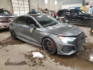 2024 Audi RS 3 z VIN WUAG4DGY0RA910988, wystawiony jako Copart lot #85819284 z przebiegiem 6825 mil mil oraz Szkody całkowita. Historia ofert i sprzedaży dostępna na DreamBid. Obrazek 4.