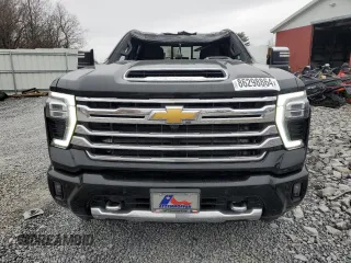 2024 Chevrolet Silverado 3500HD High Country with VIN 2GC4YVEY1R1159956, listed as a Copart auction lot 86298864 with 4,113 mi miles and Non Repairable. Bid and sale history available at carsss.com. Image 5.