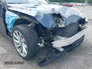 2018 BMW 3 Series 320i xDrive z VIN WBA8A3C55JA358857, wystawiony jako IAAI lot #42464459 z przebiegiem 72 068 mil mil oraz . Historia ofert i sprzedaży dostępna na DreamBid. Obrazek 6.