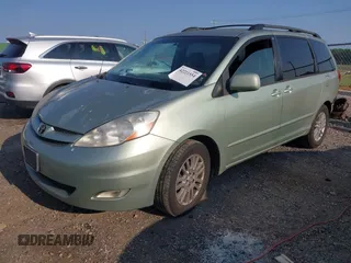 2008 Toyota Sienna XLE z VIN 5TDZK22C38S173380, wystawiony jako IAAI lot #42221554 z przebiegiem 227 418 mil mil oraz . Historia ofert i sprzedaży dostępna na DreamBid. Obrazek 2.
