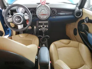 2008 MINI Hardtop S z VIN WMWMF73508TV37538, wystawiony jako Copart lot #58550665 z przebiegiem 71 233 mil mil oraz Szkoda całkowita • Salvage title. Historia ofert i sprzedaży dostępna na DreamBid. Obrazek 8.