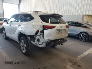 2020 Toyota Highlander LE with VIN 5TDBZRBH4LS020811, listed as a IAAI auction lot 42239163 with 88,757 mi miles and . Bid and sale history available at DreamBid. Image 6.