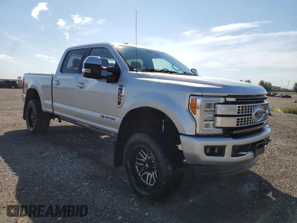 2018 Ford F-350 XL z VIN 1FT8W3BT1JEB01191, wystawiony jako Copart lot #61360815 z przebiegiem 211 542 mil mil oraz Czysty tytuł • Clean title. Historia ofert i sprzedaży dostępna na DreamBid. Obrazek 4.