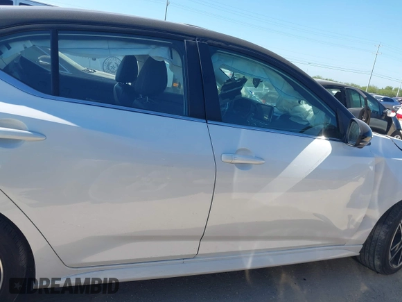 2025 Nissan Sentra SR с VIN 3N1AB8DV3SY267437, выставлен на аукционе IAAI как лот 42531663 с пробегом 11 954 миль миль и . История ставок и продаж доступна на DreamBid. Изображение 13.