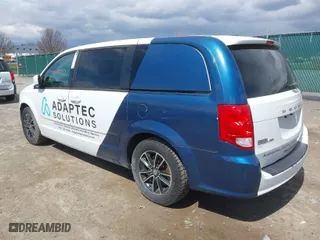 2016 Dodge Grand Caravan Canada Value Package with VIN 2C4RDGBG9GR322490, listed as a IAAI auction lot 42037337 with 200,339 mi miles. Bid and sale history available at carsss.com. Image 3.