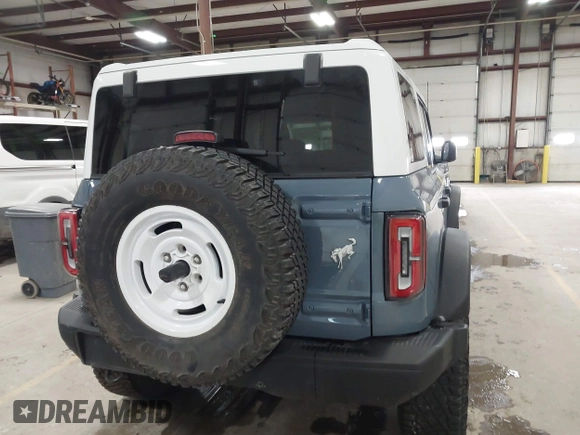 2023 Ford Bronco z VIN 1FMDE4DH2PLA40790, wystawiony jako IAAI lot #41734806 z przebiegiem 19 913 mil mil oraz . Historia ofert i sprzedaży dostępna na DreamBid. Obrazek 16.