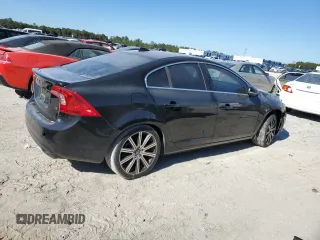 2015 Volvo S60 T5 Drive-E Platinum with VIN YV140MFD6F2301849, listed as a Copart auction lot 82231124 with Not Provided miles and Clean Title. Bid and sale history available at carsss.com. Image 3.