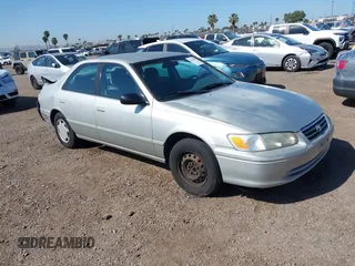 2000 Toyota Camry CE z VIN 4T1BG22K5YU715984, wystawiony jako IAAI lot #41703004 z przebiegiem 145 309 mil mil oraz . Historia ofert i sprzedaży dostępna na DreamBid. Obrazek 1.