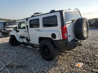 2007 Hummer H3 SUV with VIN 5GTDN13E678256437, listed as a Copart auction lot 70181984 with 189,653 mi miles and Clean Title. Bid and sale history available at carsss.com. Image 2.