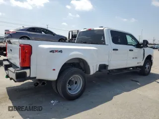 2024 Ford F-350 XL with VIN 1FT8W3DT1RED53094, listed as a Copart auction lot 55148685 with 20,582 mi miles and Clean Title. Bid and sale history available at DreamBid. Image 3.