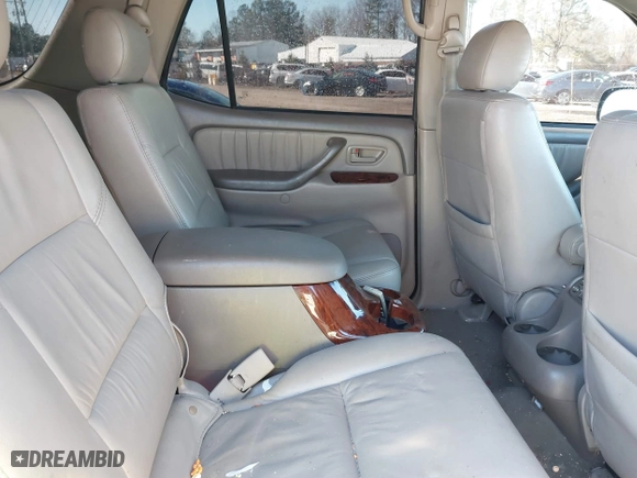 2006 Toyota Sequoia Limited with VIN 5TDBT48AX6S263316, listed as a IAAI auction lot 41559979 with 401,207 mi miles. Bid and sale history available at carsss.com. Image 8.