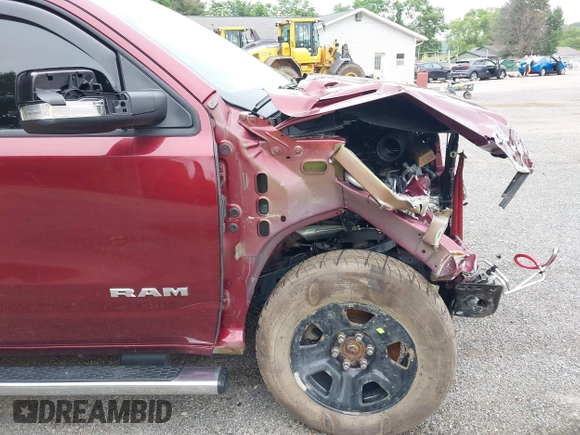 2019 Ram 1500 Big Horn z VIN 1C6SRFFT5KN570253, wystawiony jako IAAI lot #42488224 z przebiegiem 36 507 mil mil oraz . Historia ofert i sprzedaży dostępna na DreamBid. Obrazek 18.