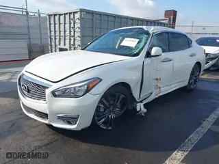 2018 Infiniti Q70 3.7 LUXE with VIN JN1BY1AP1JM181139, listed as a IAAI auction lot 41446865 with NaN miles. Bid and sale history available at carsss.com. Image 15.