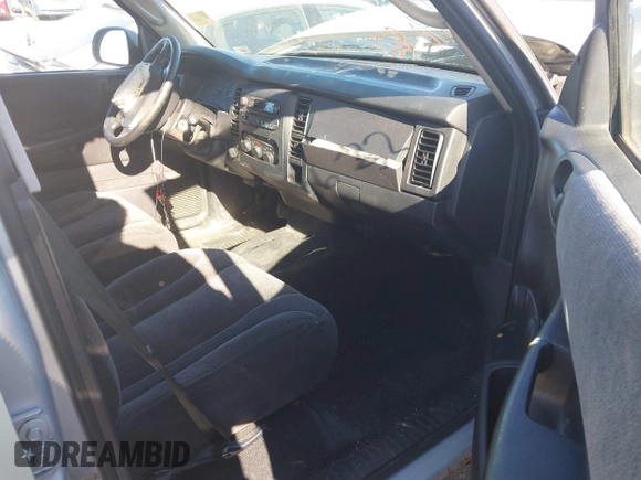 2004 Dodge Dakota Sport with VIN 1D7HG38K34S561735, listed as a IAAI auction lot 41409622 with Not Provided miles. Bid and sale history available at carsss.com. Image 5.