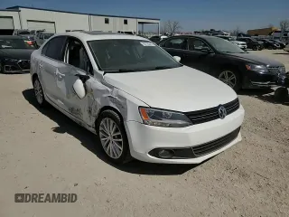 2014 Volkswagen Jetta TDI w/Premium/Nav z VIN 3VWLL7AJ8EM365466, wystawiony jako Copart lot #48739245 z przebiegiem 146 374 mil mil oraz Szkoda całkowita • Salvage title. Historia ofert i sprzedaży dostępna na DreamBid. Obrazek 11.