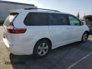 2020 Toyota Sienna LE Auto Access Seat с VIN 5TDKZ3DC8LS038386, выставлен на аукционе Copart как лот 57040115 с пробегом 87 245 миль миль и Списание • Salvage title. История ставок и продаж доступна на DreamBid. Изображение 3.