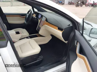 2020 Tesla Model X Long Range with VIN 5YJXCDE2XLF284847, listed as a IAAI auction lot 41595151 with 29,466 mi miles. Bid and sale history available at carsss.com. Image 5.