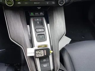 2018 Honda Clarity Plug-In Hybrid with VIN JHMZC5F14JC017006, listed as a IAAI auction lot 42064754 with 36,976 mi miles. Bid and sale history available at carsss.com. Image 11.