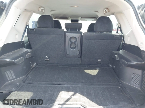 2015 Nissan Rogue SL with VIN 5N1AT2MV5FC926023, listed as a IAAI auction lot 41876812 with 120,736 mi miles and . Bid and sale history available at carsss.com. Image 17.