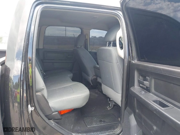 2018 Ram 2500 Tradesman with VIN 3C6UR5CL5JG359438, listed as a IAAI auction lot 39767267 with 148,103 mi miles. Bid and sale history available at carsss.com. Image 8.