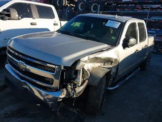 2007 Chevrolet Silverado 1500 LT w/1LT with VIN 2GCEC13C371610255, listed as a IAAI auction lot 41343352 with 191,077 mi miles. Bid and sale history available at carsss.com. Image 17.