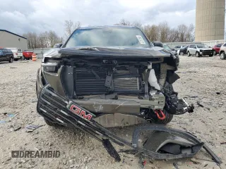 2024 GMC Acadia AWD AT4 z VIN 1GKENPKS1RJ200931, wystawiony jako Copart lot #53707665 z przebiegiem 5874 mil mil oraz Tytuł czysty. Historia ofert i sprzedaży dostępna na DreamBid. Obrazek 5.