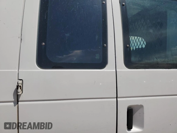 2014 Ford Econoline Cargo Commercial z VIN 1FTNE2EW5EDA69248, wystawiony jako Copart lot #59980865 z przebiegiem 198 051 mil mil oraz Czysty tytuł • Clean title. Historia ofert i sprzedaży dostępna na DreamBid. Obrazek 11.