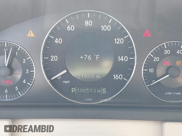 2007 Mercedes-Benz CLK-Class 3.5L with VIN WDBTJ56H47F215889, listed as a IAAI auction lot 42109563 with 106,593 mi miles. Bid and sale history available at carsss.com. Image 7.