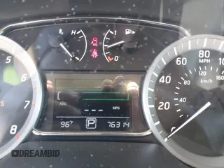 2015 Nissan Sentra SV z VIN 3N1AB7AP4FL666179, wystawiony jako IAAI lot #42520092 z przebiegiem 76 314 mil mil oraz . Historia ofert i sprzedaży dostępna na DreamBid. Obrazek 7.