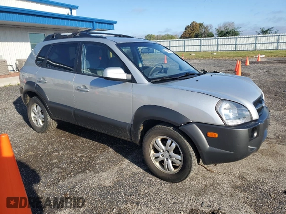 2008 Hyundai Tucson SE with VIN KM8JN72D28U843289, listed as a Copart auction lot 72465854 with 105,447 mi miles and Non Repairable. Bid and sale history available at carsss.com. Image 4.