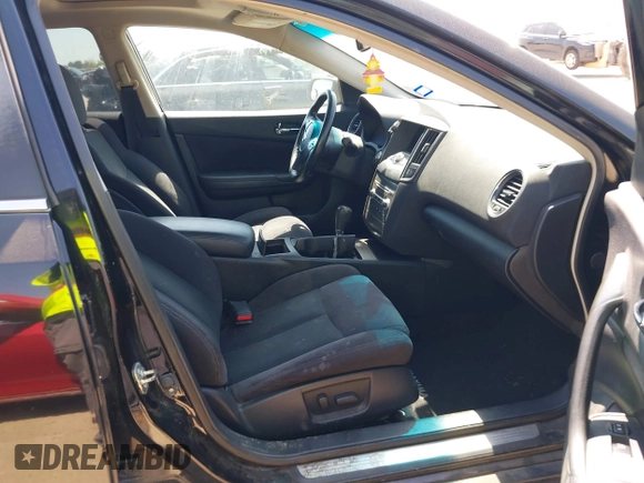 2012 Nissan Maxima S z VIN 1N4AA5AP3CC865015, wystawiony jako IAAI lot #41848424 z przebiegiem 133 011 mil mil oraz . Historia ofert i sprzedaży dostępna na DreamBid. Obrazek 5.