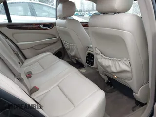2004 Jaguar XJ with VIN SAJWA71C94SG29019, listed as a IAAI auction lot 41664978 with 133,546 mi miles. Bid and sale history available at carsss.com. Image 8.