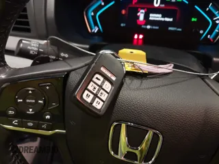 2018 Honda Odyssey Touring with VIN 5FNRL6H84JB041309, listed as a IAAI auction lot 42272247 with 90,371 mi miles and . Bid and sale history available at DreamBid. Image 11.