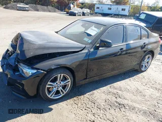 2018 BMW 3 Series 330i xDrive z VIN WBA8D9C5XJEM33068, wystawiony jako IAAI lot #40640558 z przebiegiem 53 556 mil mil oraz . Historia ofert i sprzedaży dostępna na DreamBid. Obrazek 17.