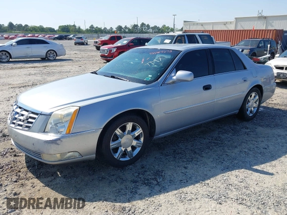 2006 Cadillac DTS 1SD z VIN 1G6KD57Y86U110272, wystawiony jako IAAI lot #42059673 z przebiegiem 147 610 mil mil oraz . Historia ofert i sprzedaży dostępna na DreamBid. Obrazek 2.