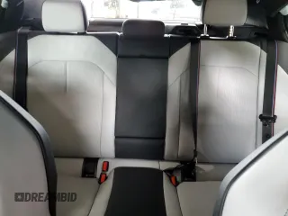 2025 BMW M5 z VIN WBS83FK04SCT95434, wystawiony jako Copart lot #56969865 z przebiegiem Nie podano mil oraz Szkody całkowita. Historia ofert i sprzedaży dostępna na DreamBid. Obrazek 10.