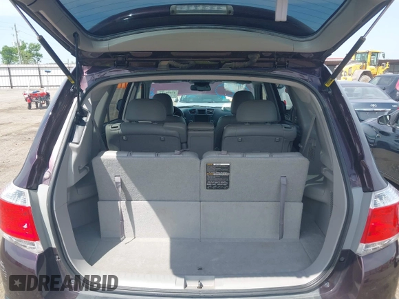 2012 Toyota Highlander Limited с VIN 5TDYK3EH5CS072729, выставлен на аукционе IAAI как лот 42098412 с пробегом 168 117 миль миль и . История ставок и продаж доступна на DreamBid. Изображение 18.