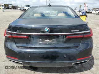 2022 BMW 7 Series 740i xDrive with VIN WBA7T4C05NCH98218, listed as a Copart auction lot 49058504 with 32,198 mi miles and . Bid and sale history available at DreamBid. Image 6.
