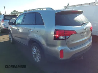 2015 Kia Sorento EX with VIN 5XYKU4A79FG628142, listed as a IAAI auction lot 42190773 with 153,707 mi miles. Bid and sale history available at carsss.com. Image 3.