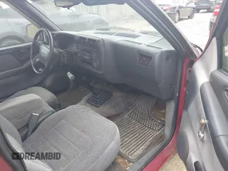 1995 Chevrolet S-10 with VIN 1GCCS1444SK145415, listed as a IAAI auction lot 41786907 with 166,811 mi miles and . Bid and sale history available at DreamBid. Image 5.