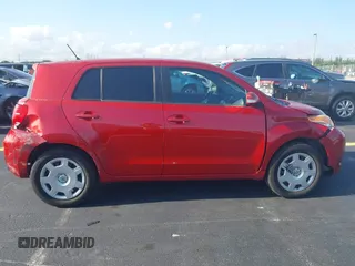 2008 Scion xD z VIN JTKKU10468J020158, wystawiony jako IAAI lot #42210532 z przebiegiem 142 091 mil mil oraz . Historia ofert i sprzedaży dostępna na DreamBid. Obrazek 14.