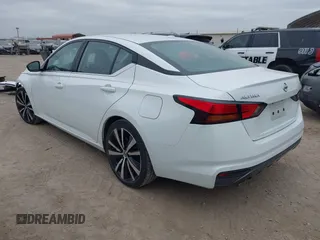 2022 Nissan Altima SR with VIN 1N4BL4CV7NN326103, listed as a IAAI auction lot 41644881 with 54,580 mi miles and . Bid and sale history available at DreamBid. Image 3.